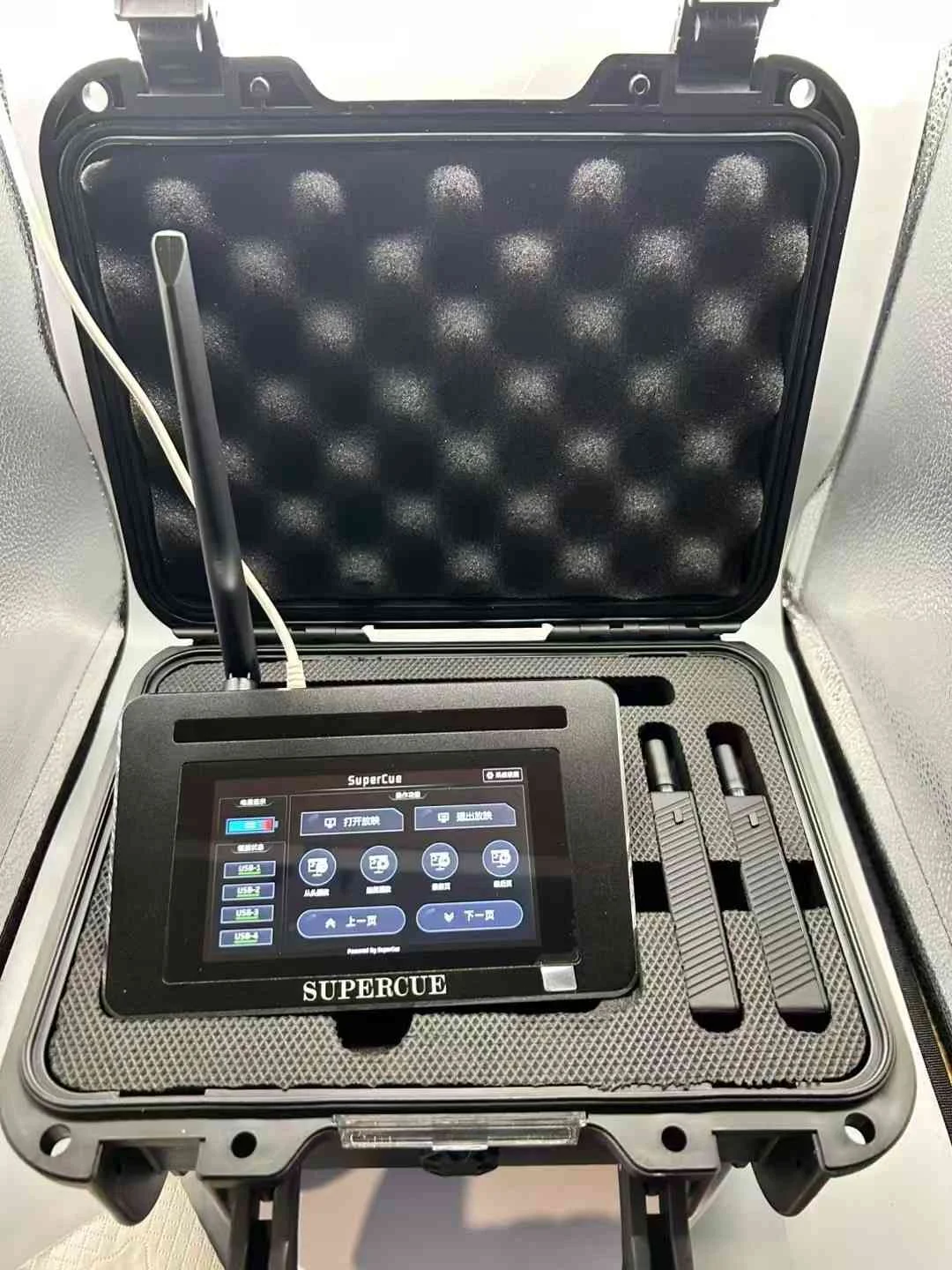 SuperCue Quad 翻页器 - 专业演示设备实拍图 2